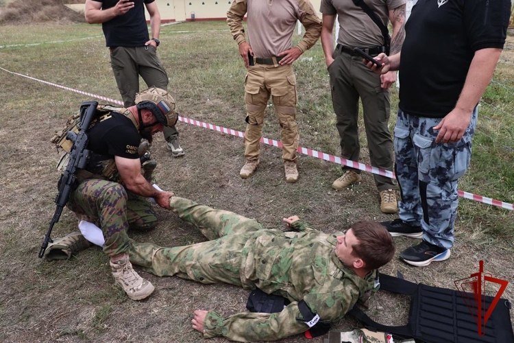 Сотрудники ОМОН из Чеченской Республики удостоены права ношения геральдического знака