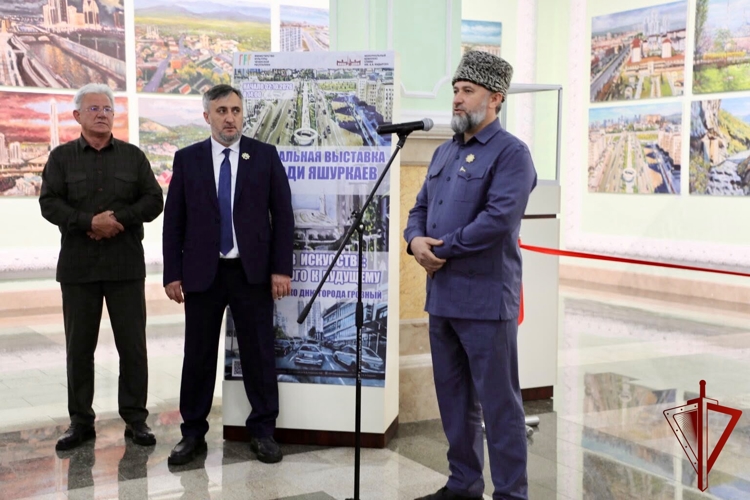 Росгвардейцы приняли участие в открытии выставки ко Дню города Грозного