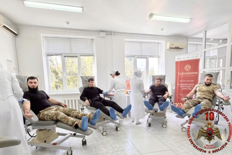 Сотрудники вневедомственной охраны Росгвардии стали донорами крови в Чеченской Республике
